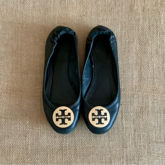TORY BURCH Minnie Black Leather Ballet Flats Gold Metal Double “T” Size 7 (38) - Picture 11 of 13